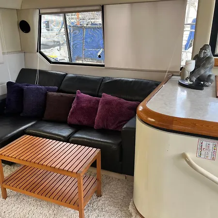 Relax Bateau-hôtel *