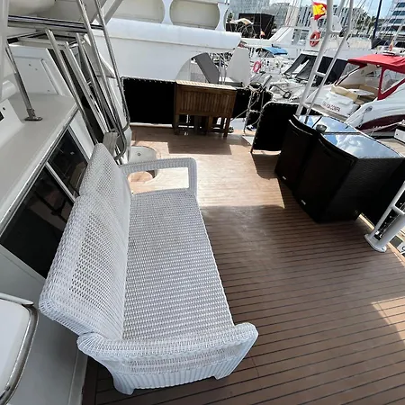 Relax Hotel en barco Barcelona